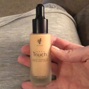 Younique Touch Mineral Foundation